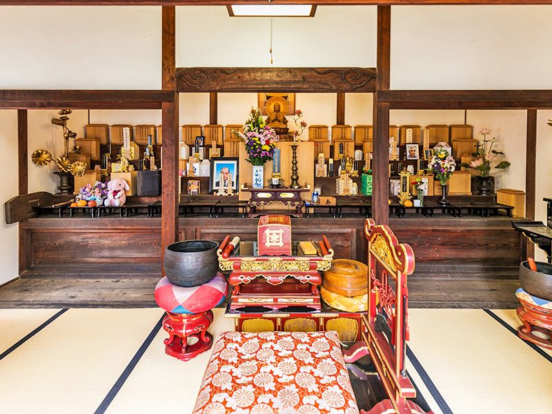 實成寺の納骨堂内観