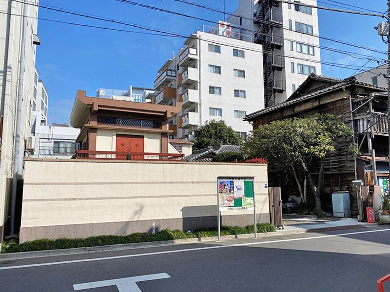 東上野霊苑　住宅街の中にある霊苑