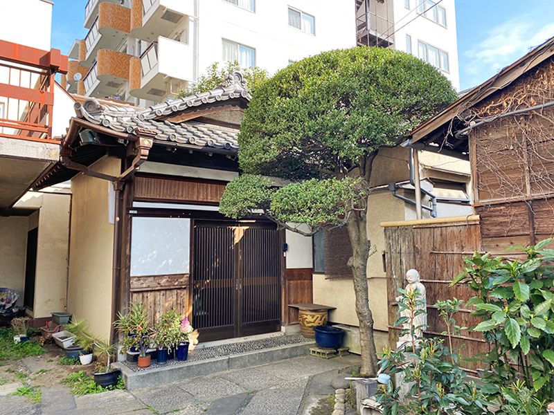 東上野霊苑　寺務所入口