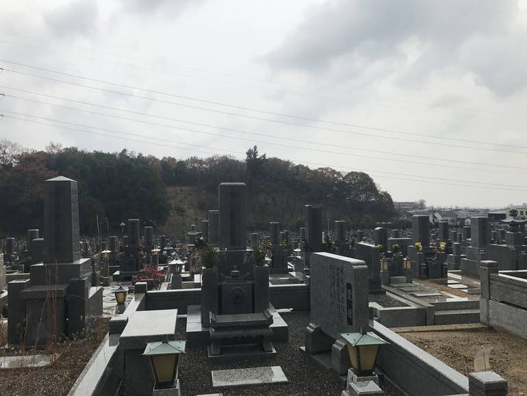 大阪狭山市営 西山霊園　開放感のある園内