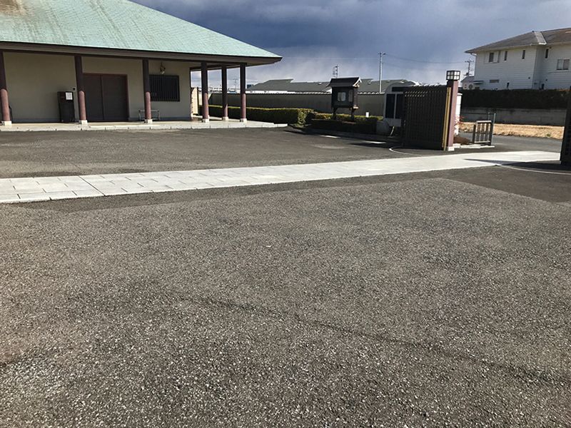 法光寺墓苑　平坦な駐車場