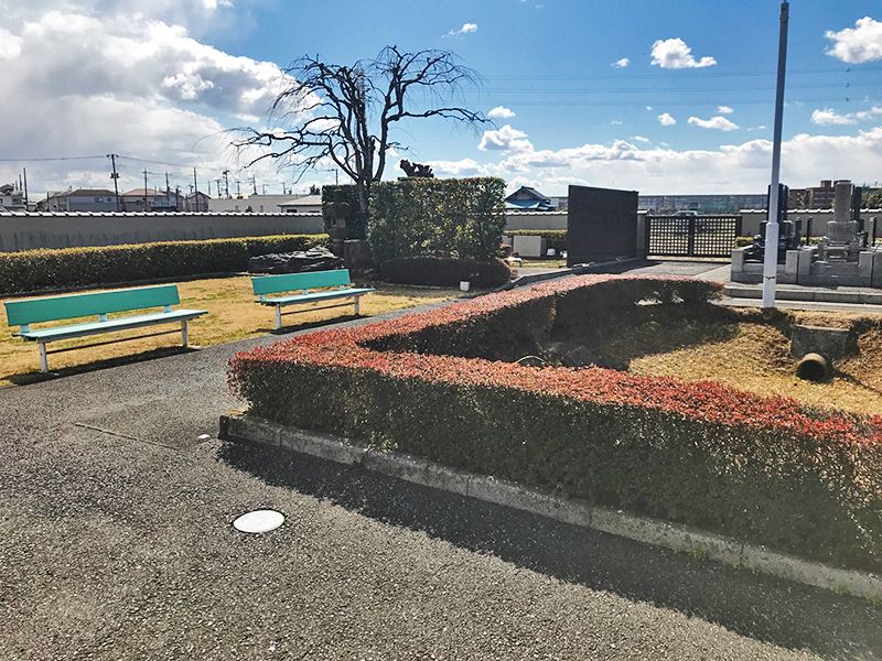 法光寺墓苑　温かい雰囲気の苑内