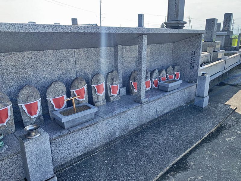 横田墓地