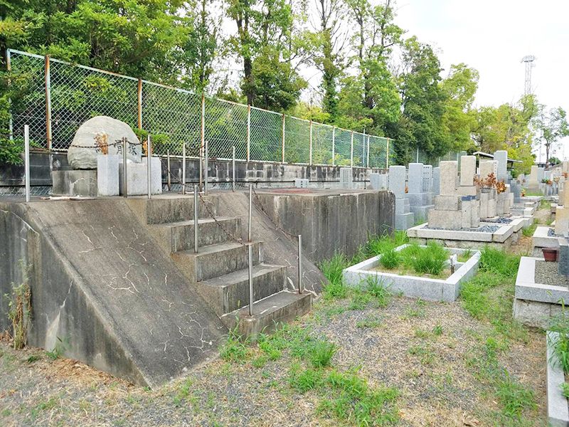 摂津市営 一津屋西墓地　日当たり良好な墓地