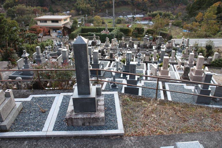 徳林寺墓苑