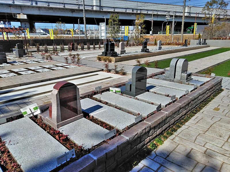 川口中央霊園　整備された墓域