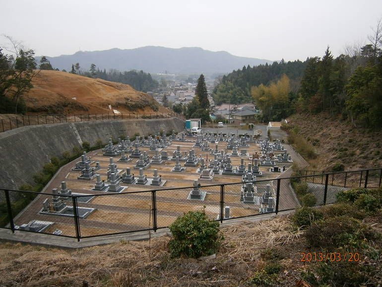 高屋墓苑