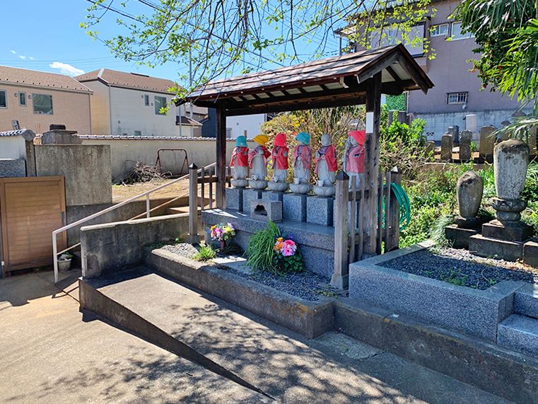 瑠璃光寺三光院墓苑