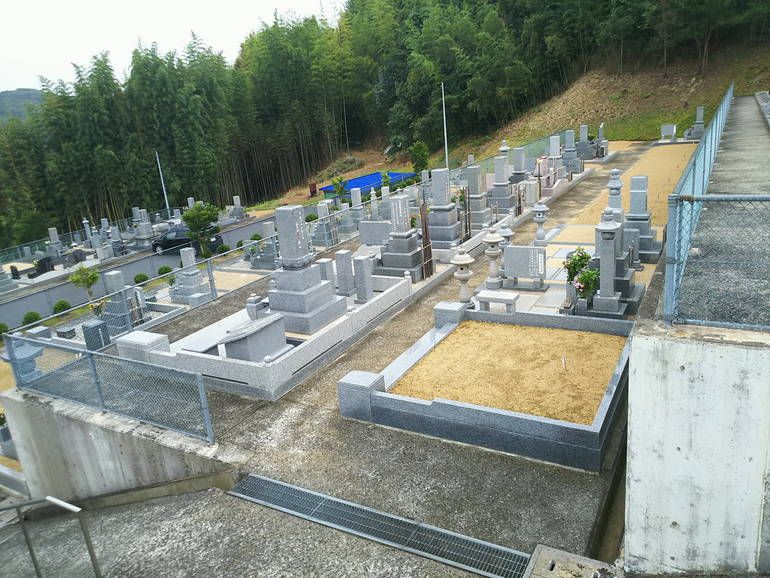 津高レイクサイド墓苑