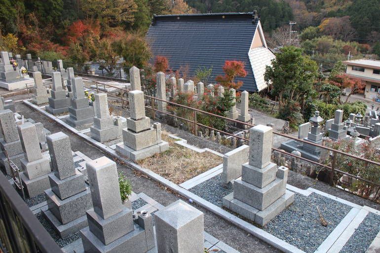 徳林寺墓苑
