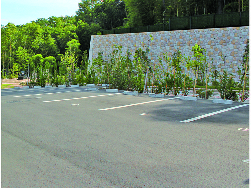 都筑まどか霊園　駐車スペース