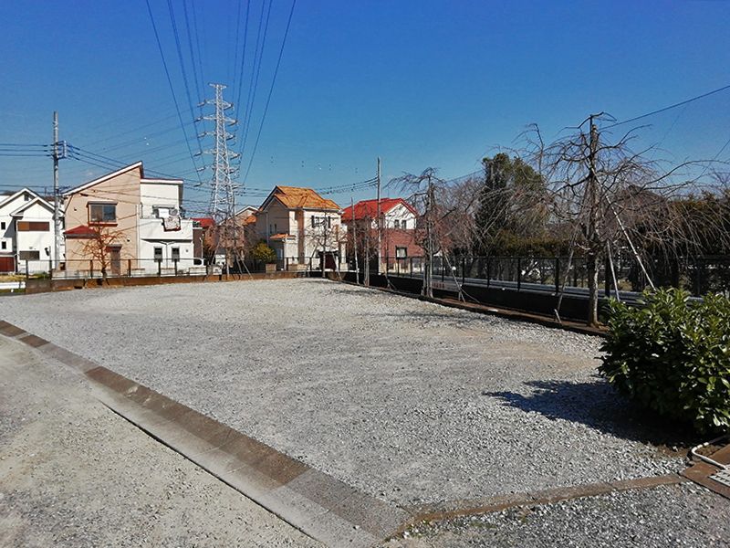 八潮樹木葬墓地　広く平坦な駐車場