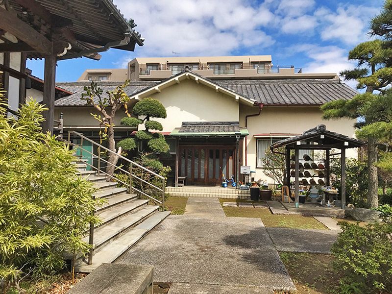 円照寺墓苑