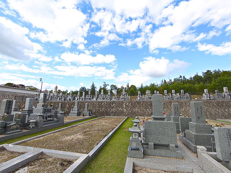 薬師院沼田墓苑