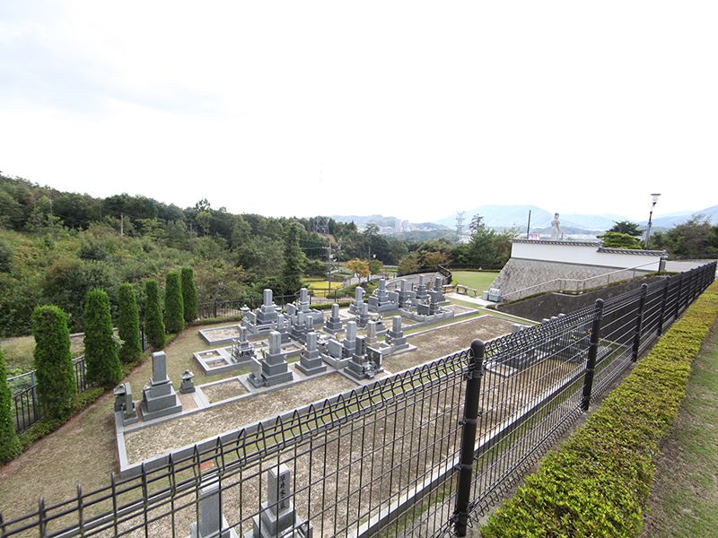 薬師院沼田墓苑