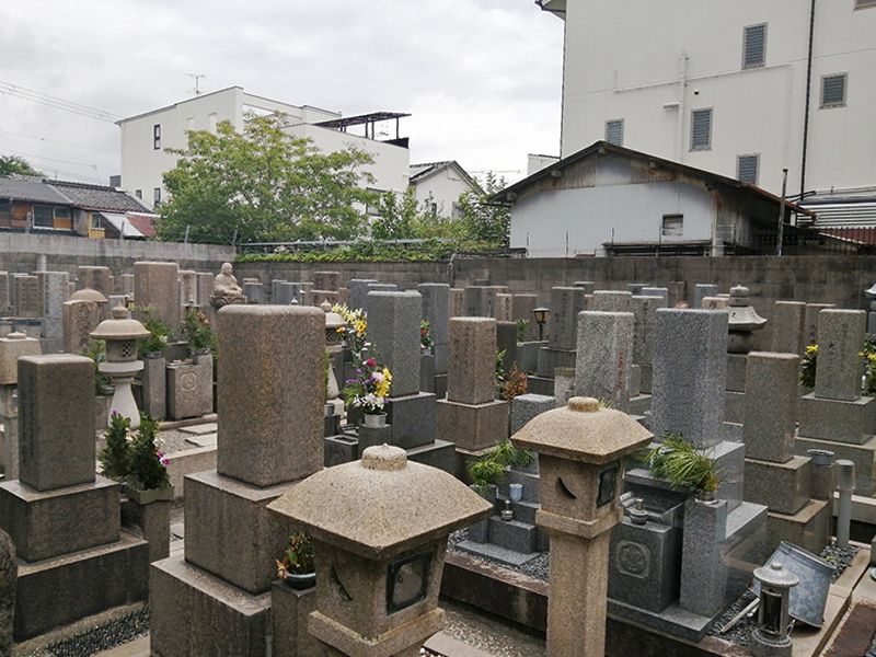 長寳寺 のうこつぼ