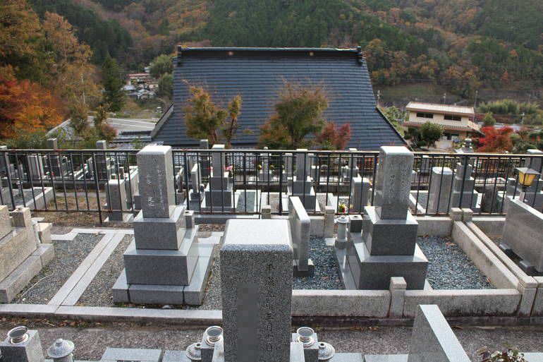 徳林寺墓苑