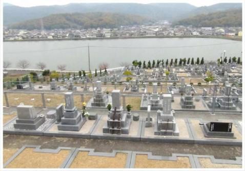 津高レイクサイド墓苑