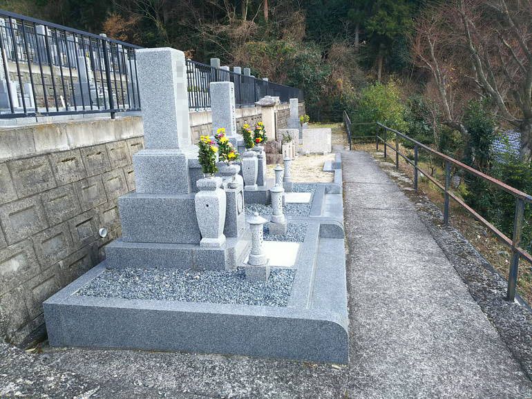 徳林寺墓苑