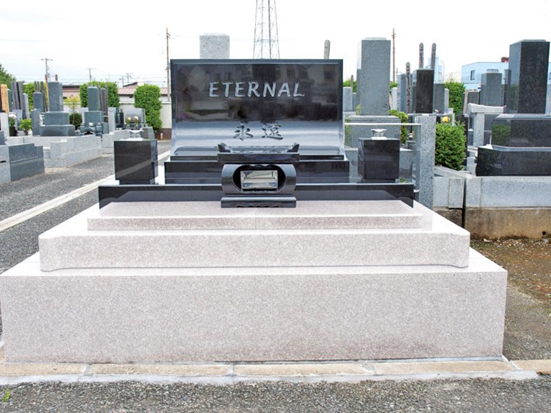 こだまの庭 越谷霊廟