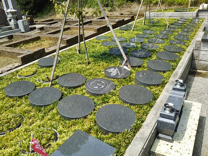 自然豊かな杜 自然葬墓苑