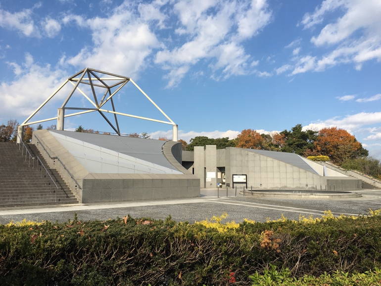 藤沢市営 大庭台墓園　室内立体墓地外観