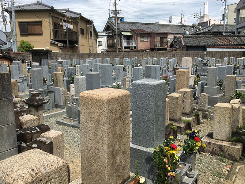 本昌寺墓地