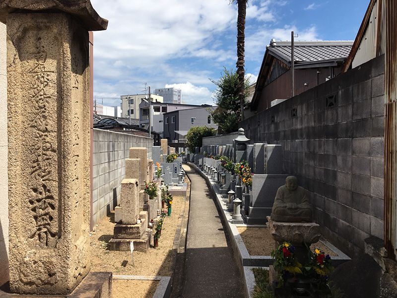 本昌寺墓地