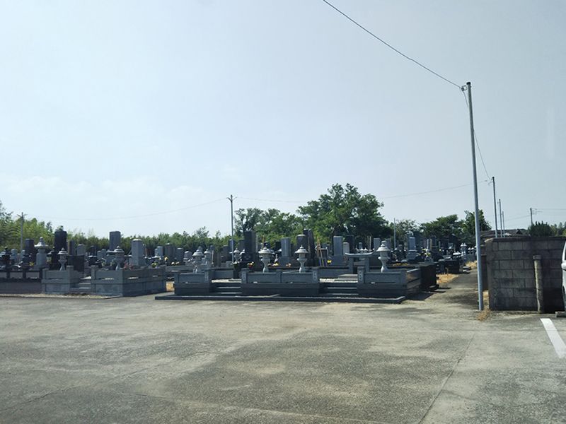鳴子墓地