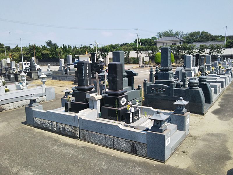鳴子墓地