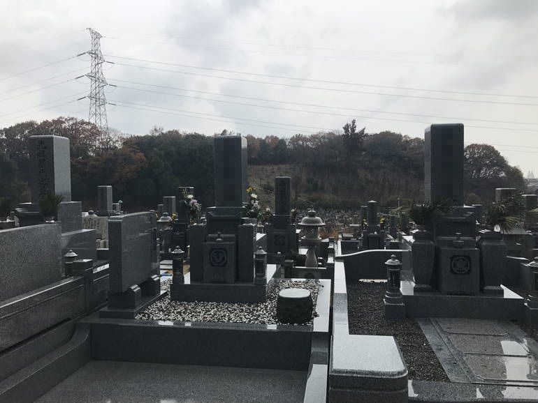 大阪狭山市営 西山霊園　数種類の区画を用意