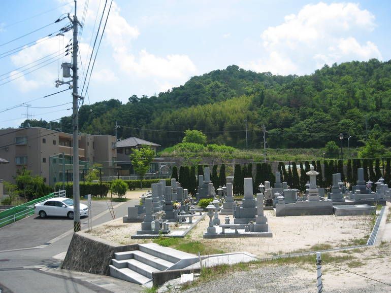 蓮花寺墓苑