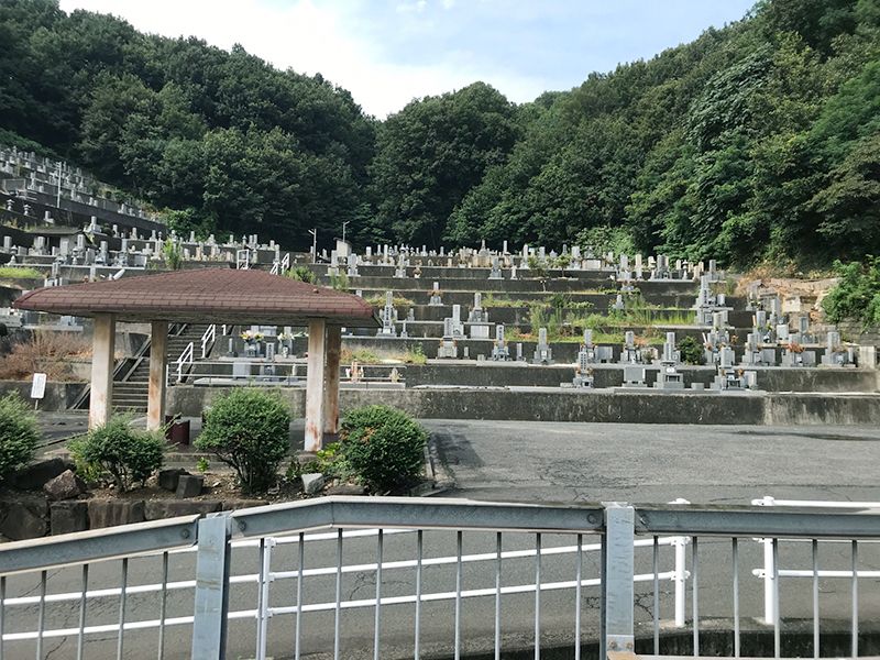 日吉台墓地