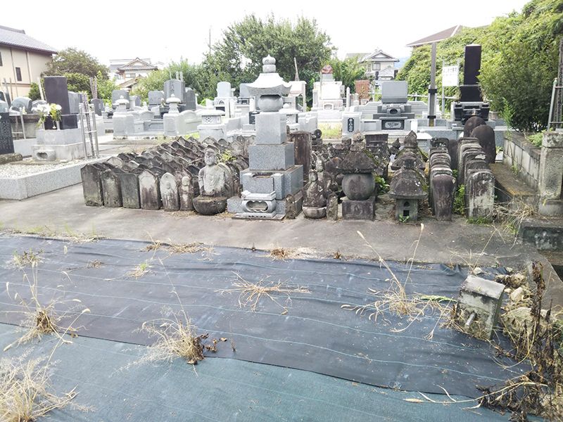 青梨子墓地