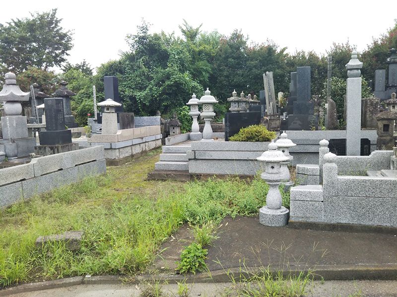 青梨子墓地