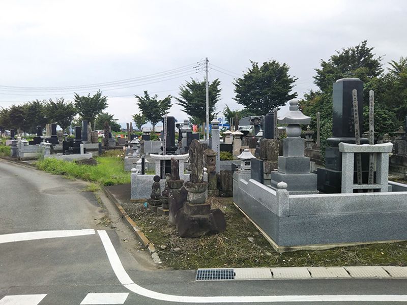 青梨子墓地