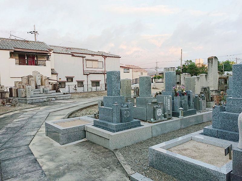 伊丹瑞穂墓地