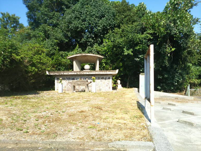 津山市営 八出墓地