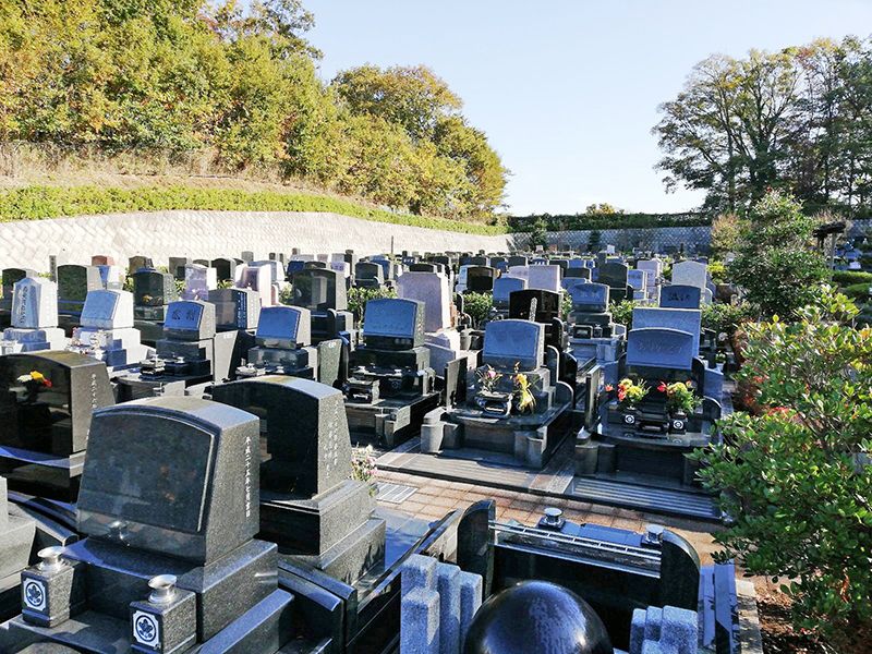 冨鶴浄苑本弘寺墓地