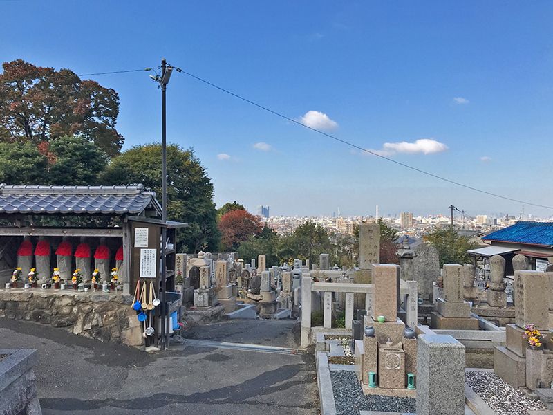 垣内共同墓地