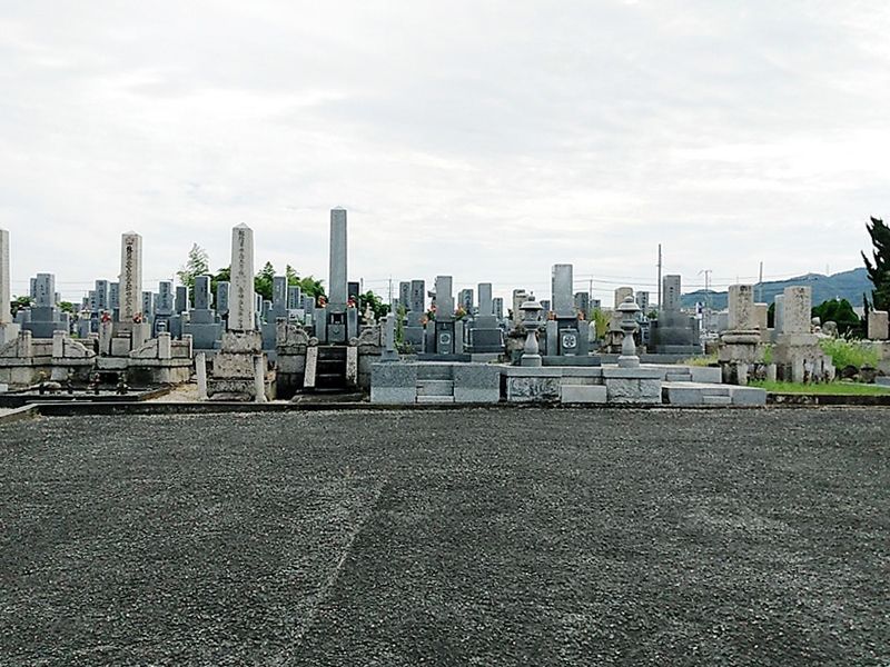 枚方市春日霊園