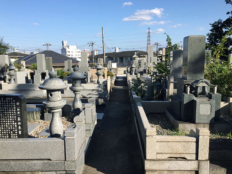 小曽根共同墓地