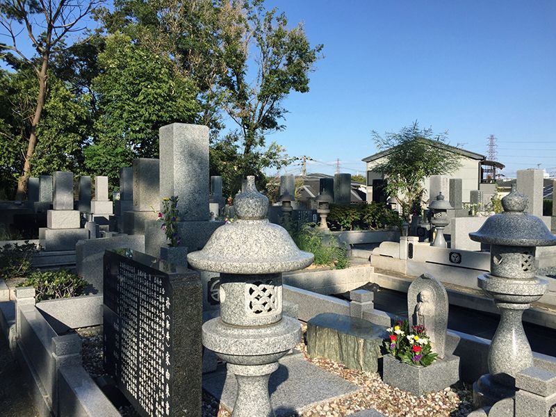 小曽根共同墓地