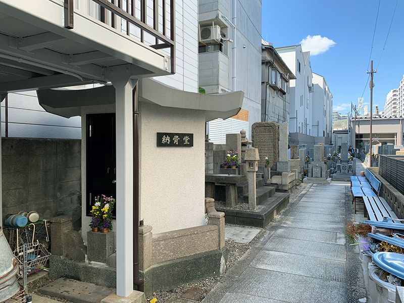 諸口共同墓地