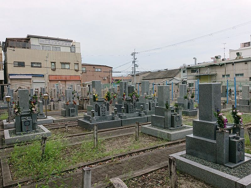 巽東墓地
