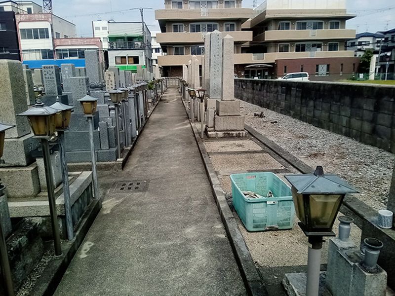 矢田冨田町墓地