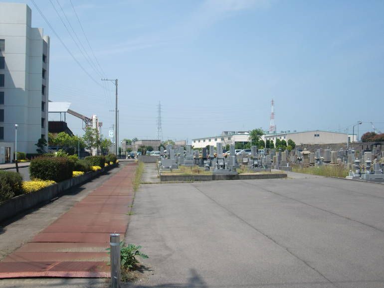 条六墓地