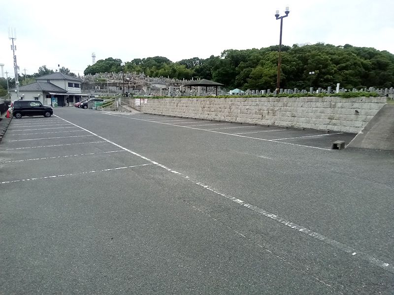 公営　黒鳥墓地