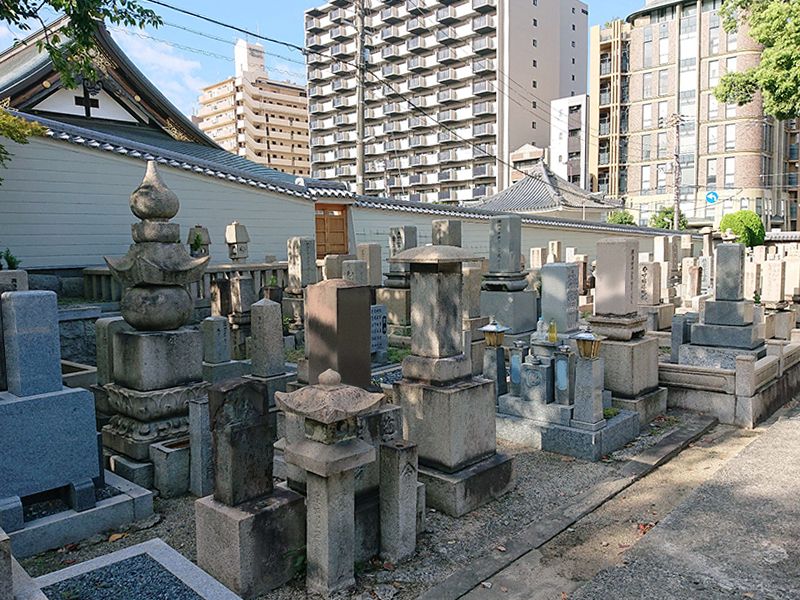 源聖寺墓地