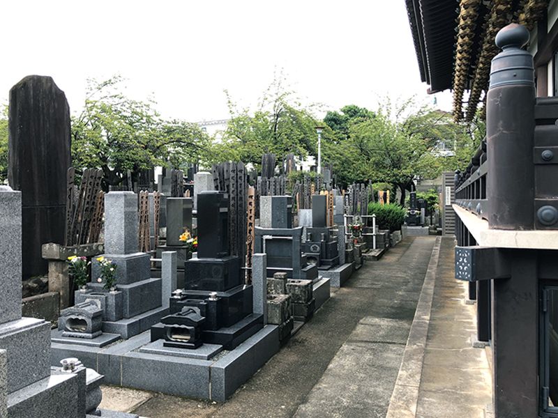実相院墓苑